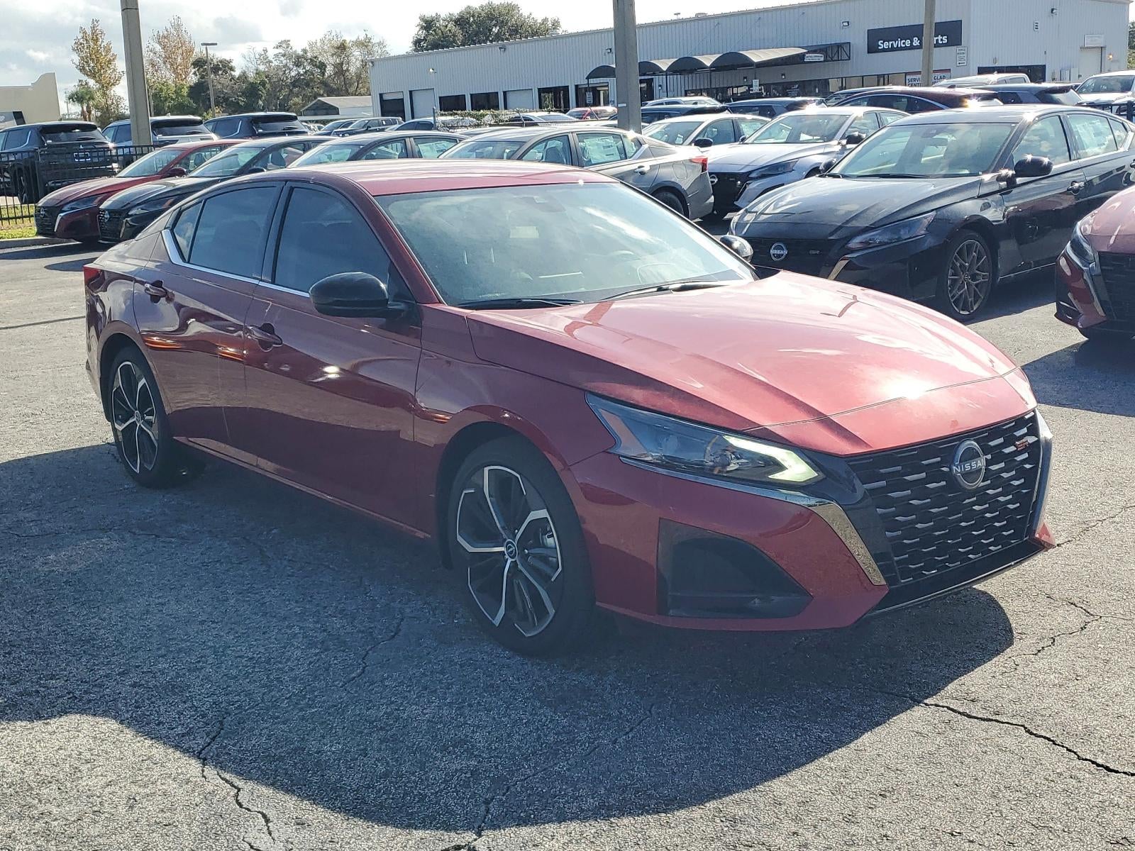 2025 Nissan Altima SR FWD