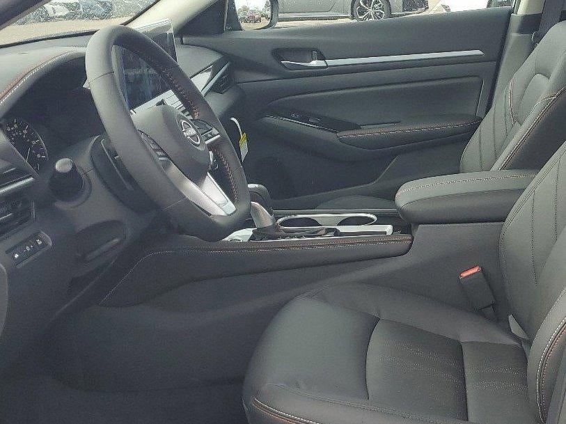 2025 Nissan Altima SR FWD