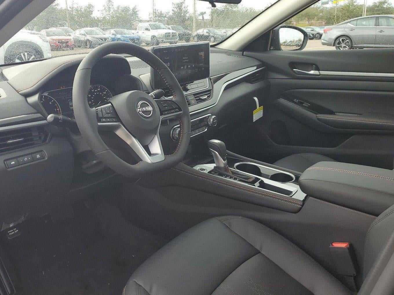 2025 Nissan Altima SR FWD