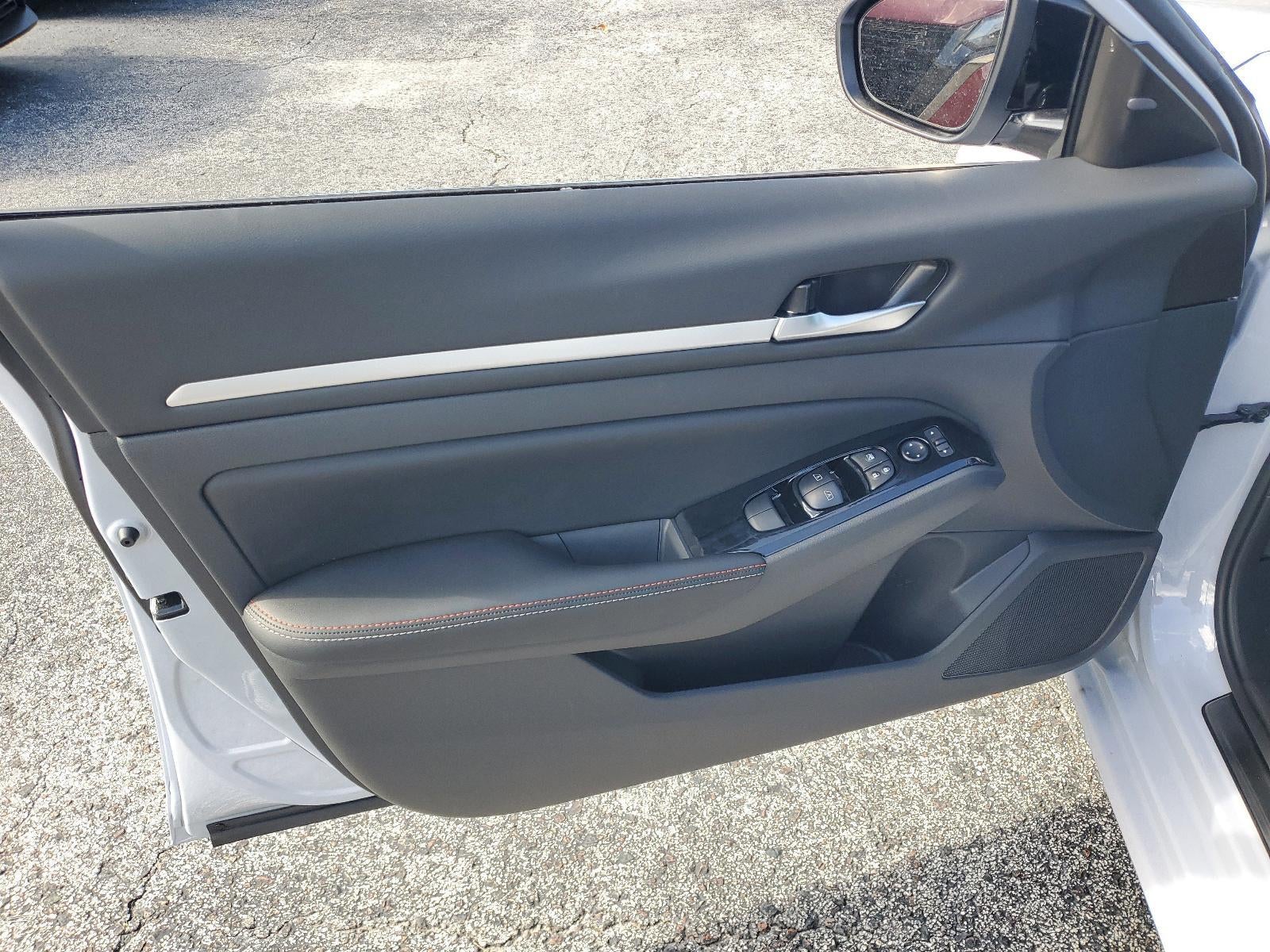 2025 Nissan Altima SR FWD