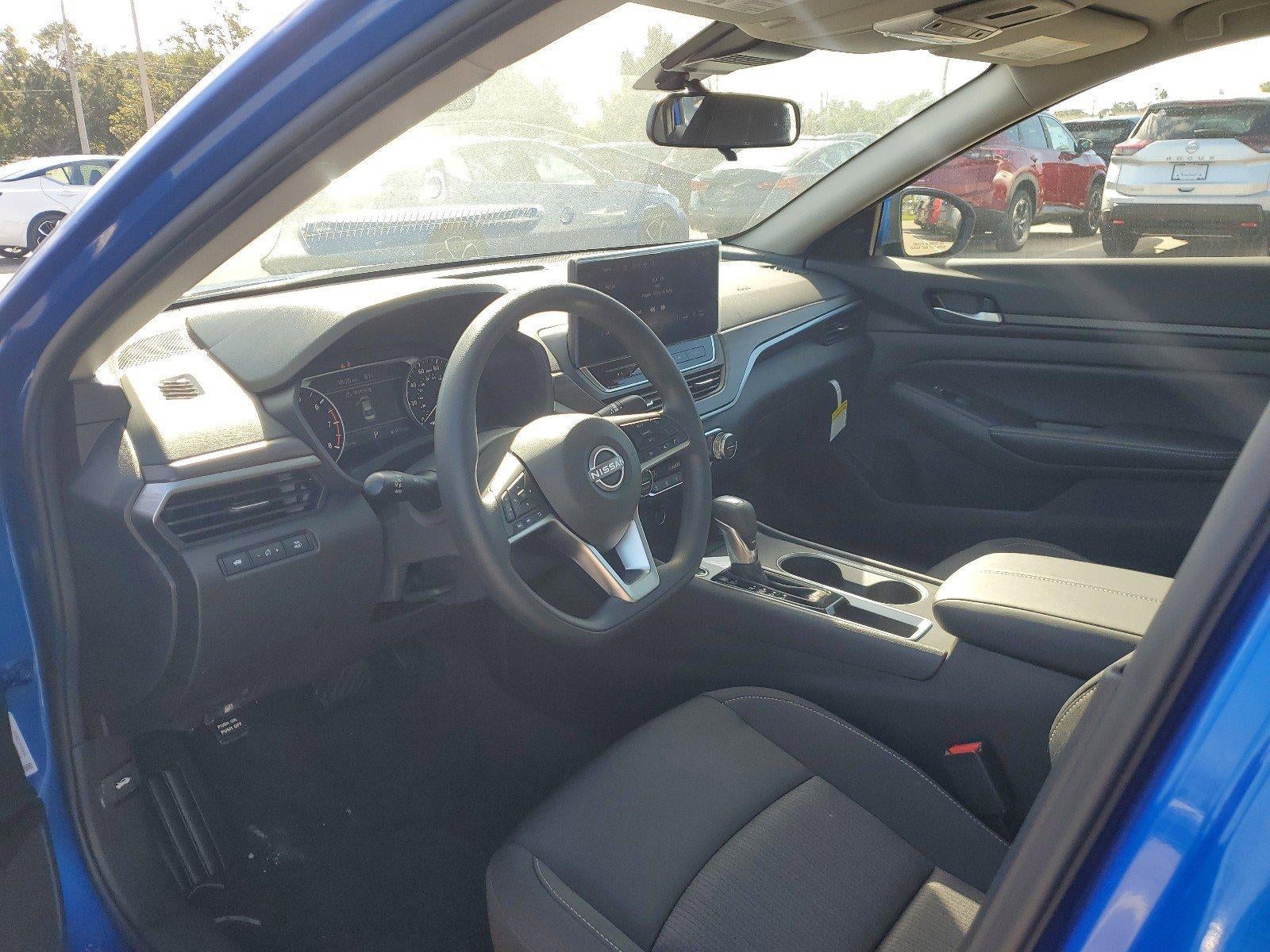 2025 Nissan Altima SV FWD