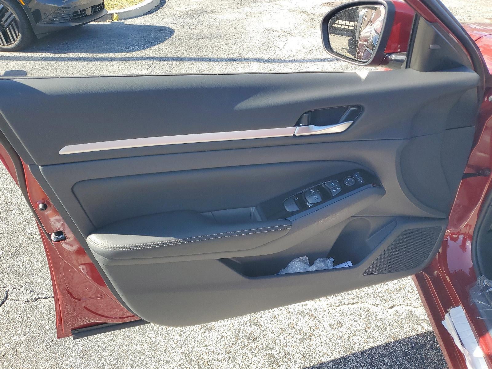 2025 Nissan Altima SL FWD