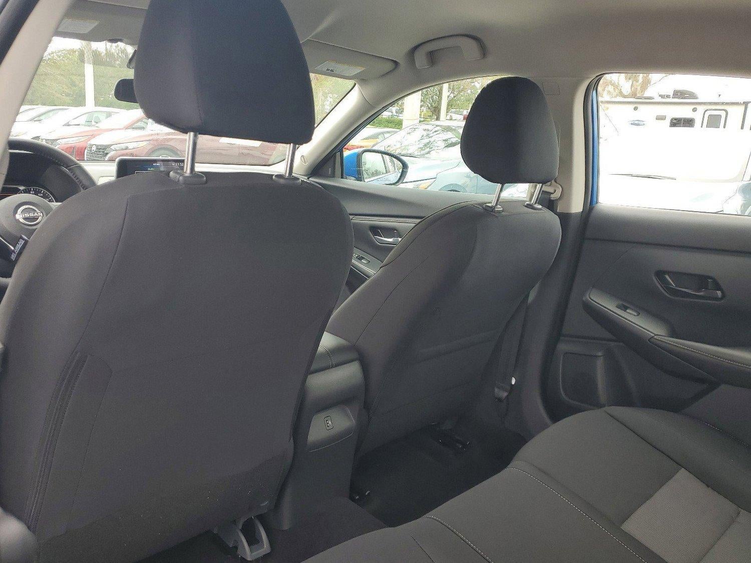 2025 Nissan Sentra SV CVT