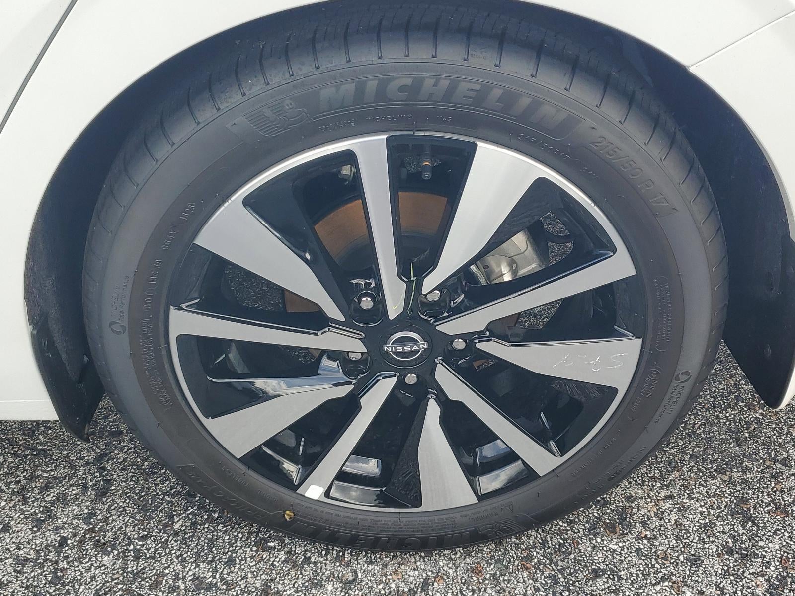 2025 Nissan Sentra SV CVT