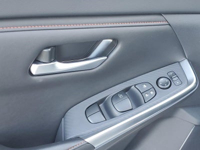 2025 Nissan Sentra SR CVT