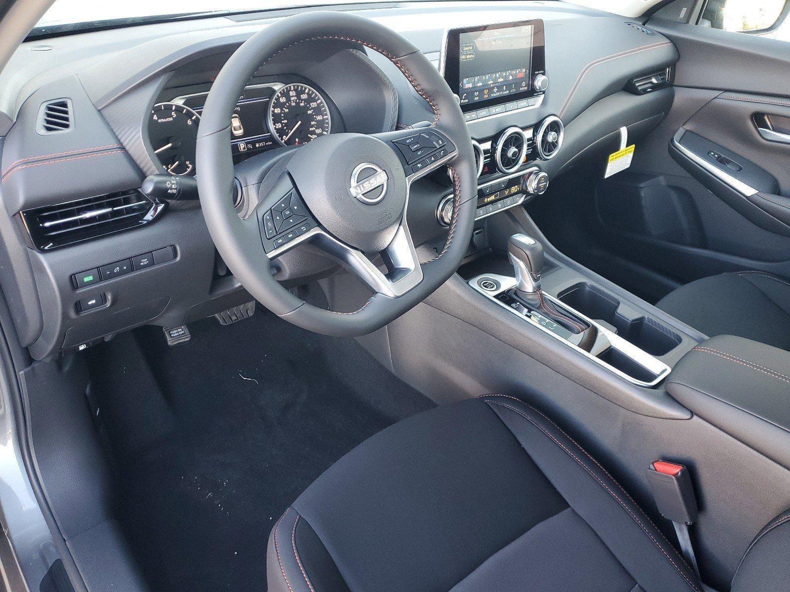 2025 Nissan Sentra SR CVT