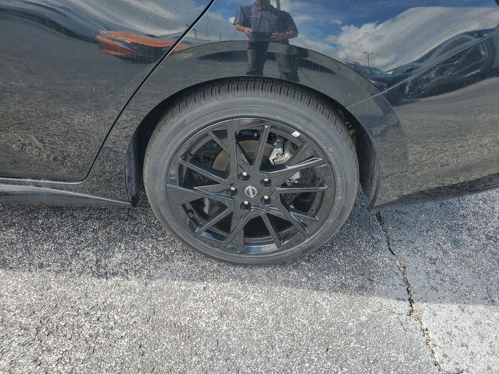 2025 Nissan Sentra SR CVT