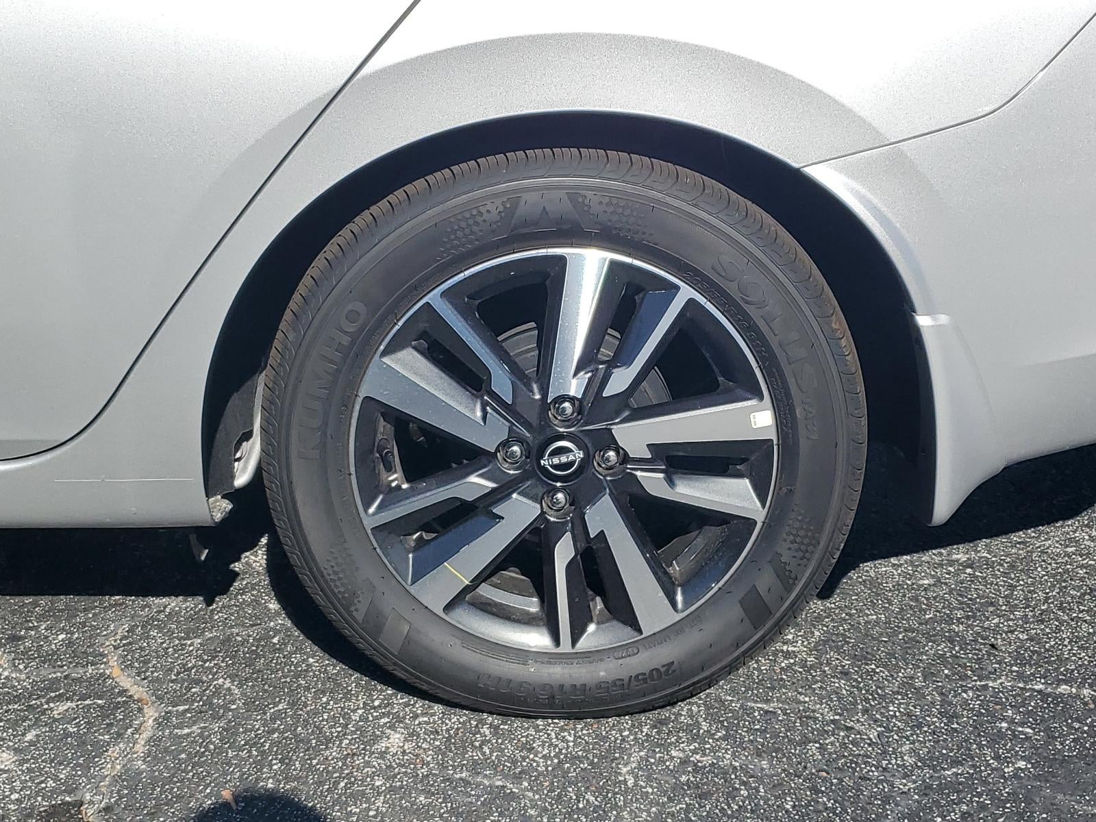 2025 Nissan Versa SV CVT