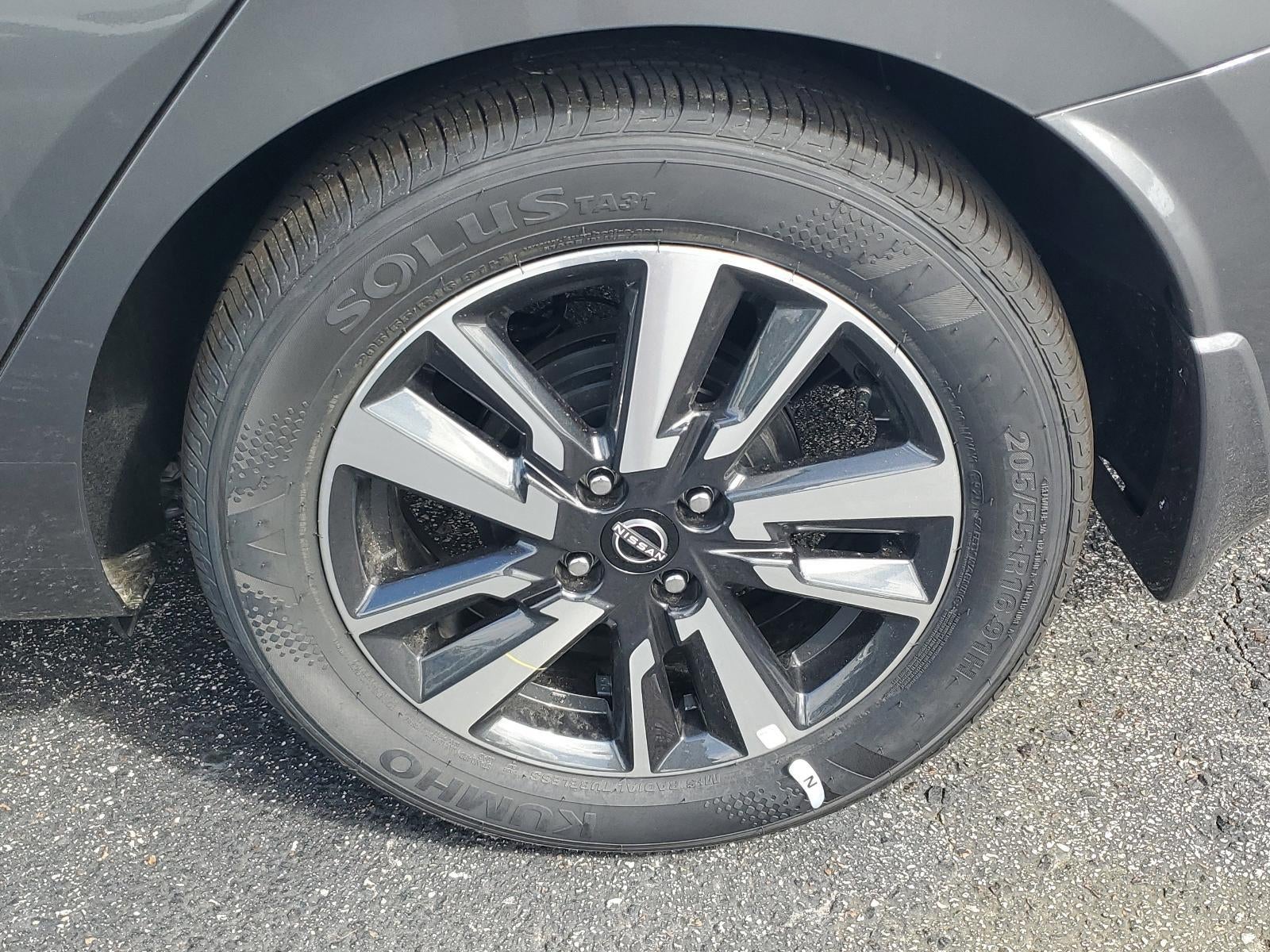 2025 Nissan Versa SV CVT