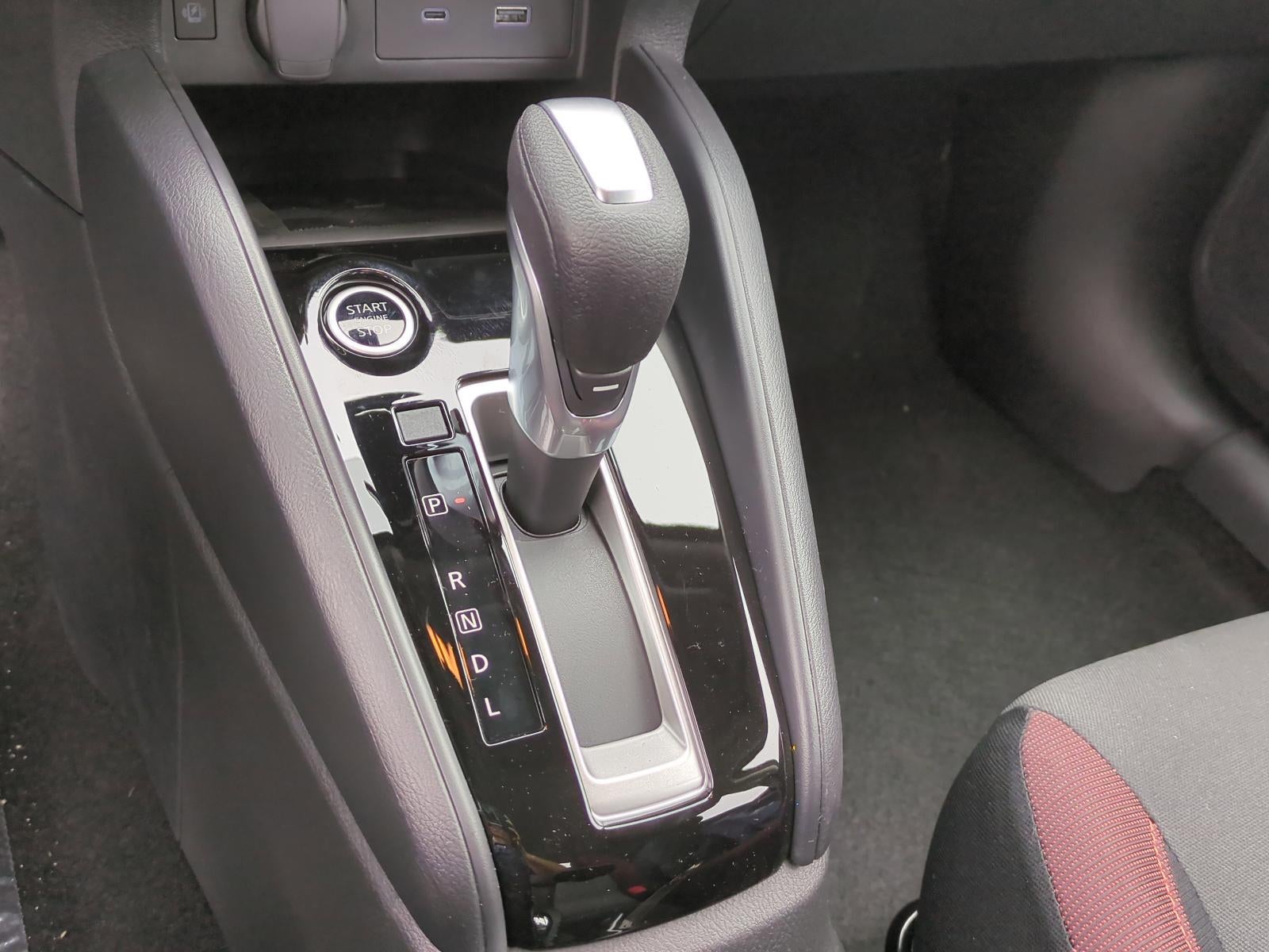 2025 Nissan Versa SR CVT