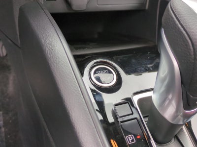 2025 Nissan Versa SR CVT