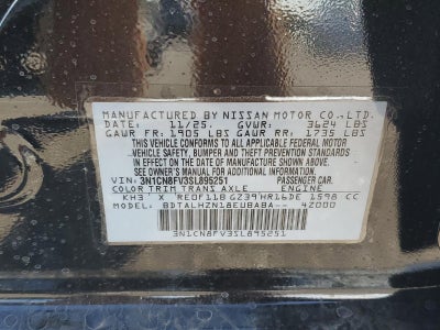 2025 Nissan Versa SR CVT