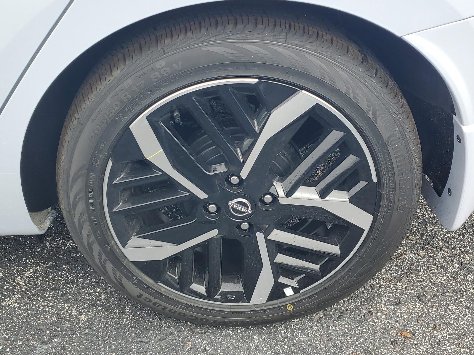 2025 Nissan Versa SR CVT