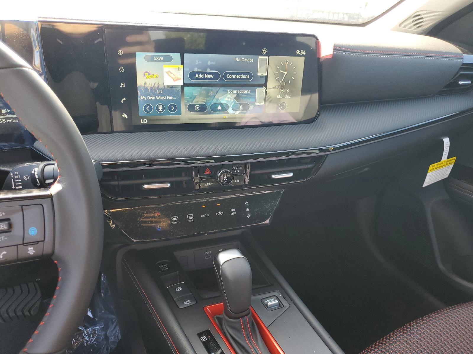 2025 Nissan Kicks SR FWD