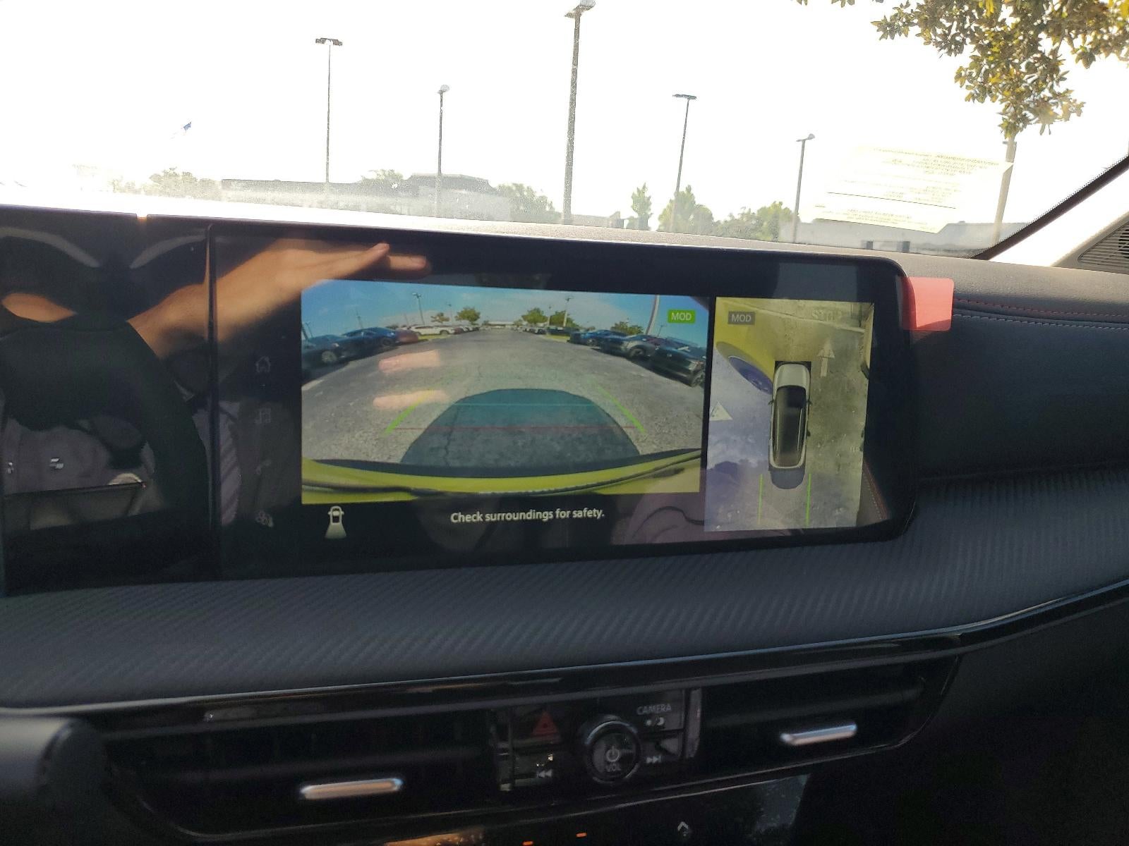 2025 Nissan Kicks SR FWD