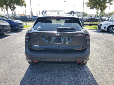 2025 Nissan Kicks SR FWD