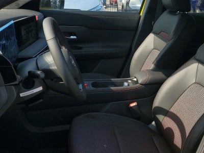 2025 Nissan Kicks SR FWD
