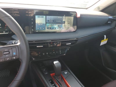 2025 Nissan Kicks SR FWD