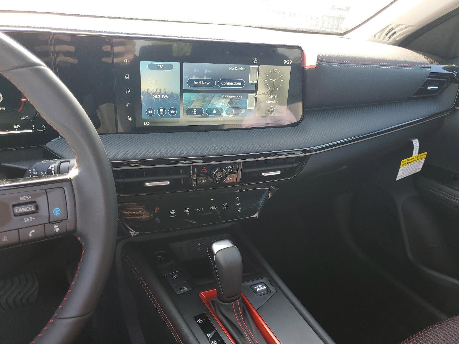 2025 Nissan Kicks SR FWD