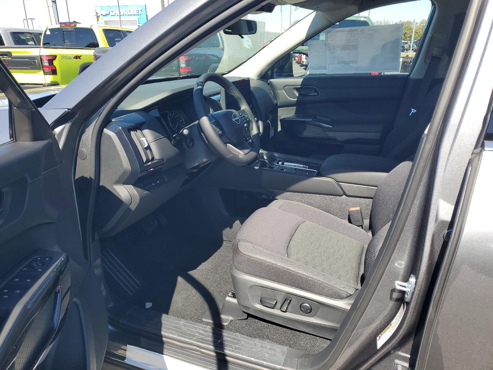 2026 Nissan Pathfinder SV 2WD