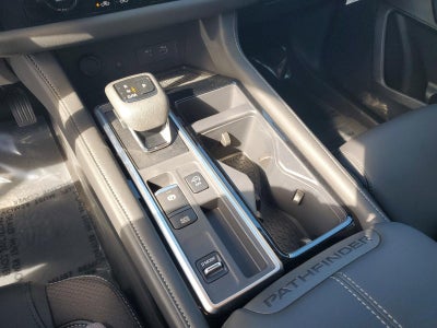2025 Nissan Pathfinder SL 2WD