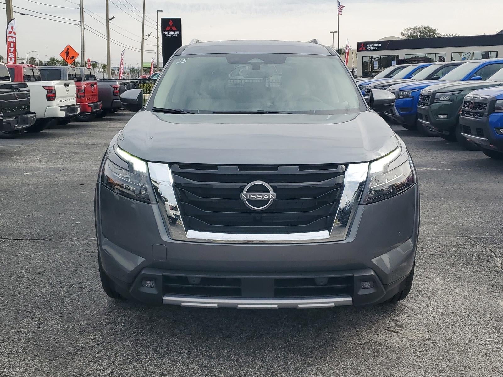 2025 Nissan Pathfinder SL 2WD