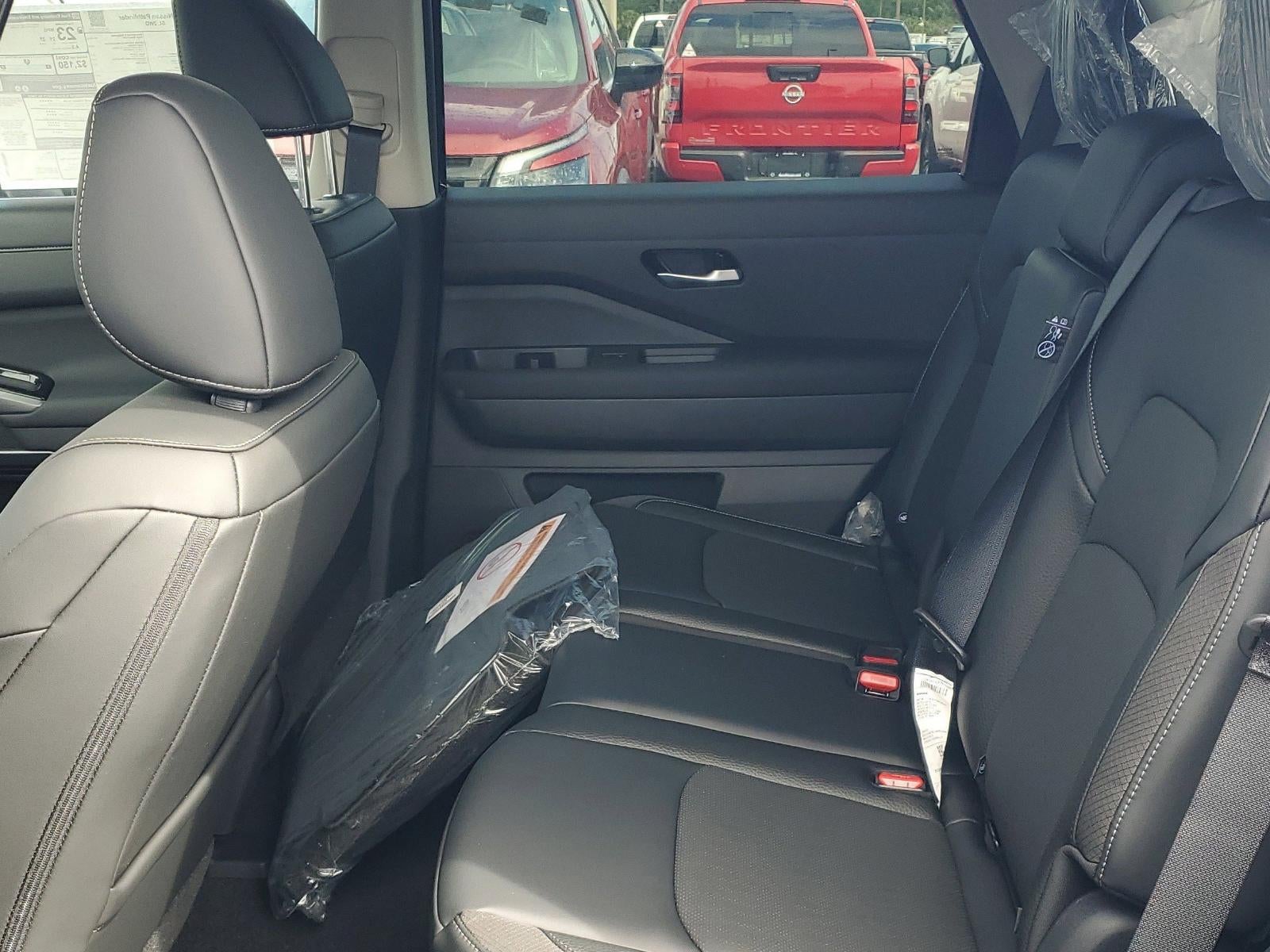 2026 Nissan Pathfinder SL 2WD