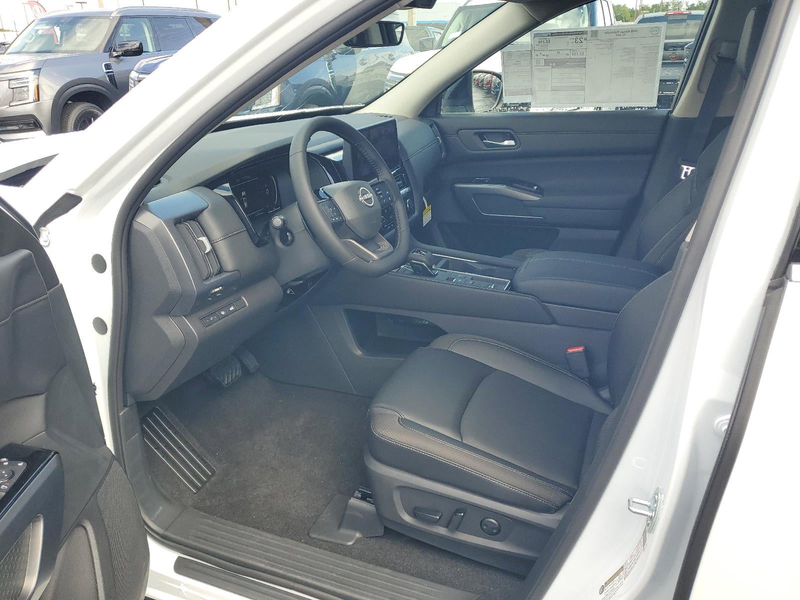 2026 Nissan Pathfinder SL 2WD