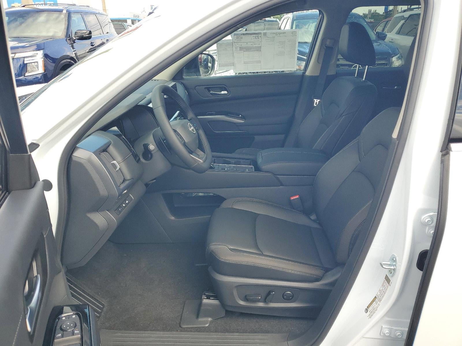 2026 Nissan Pathfinder SL 2WD