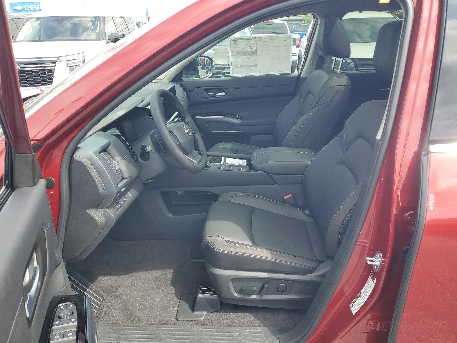 2026 Nissan Pathfinder SL 2WD