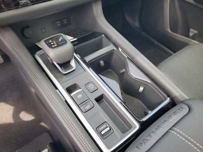 2026 Nissan Pathfinder Platinum 2WD