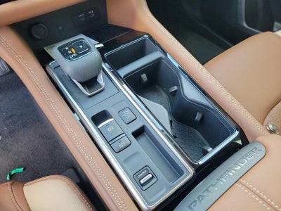2026 Nissan Pathfinder Platinum 2WD