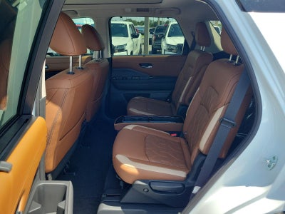 2026 Nissan Pathfinder Platinum 2WD