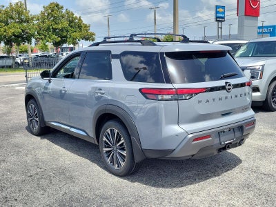 2026 Nissan Pathfinder Platinum 2WD
