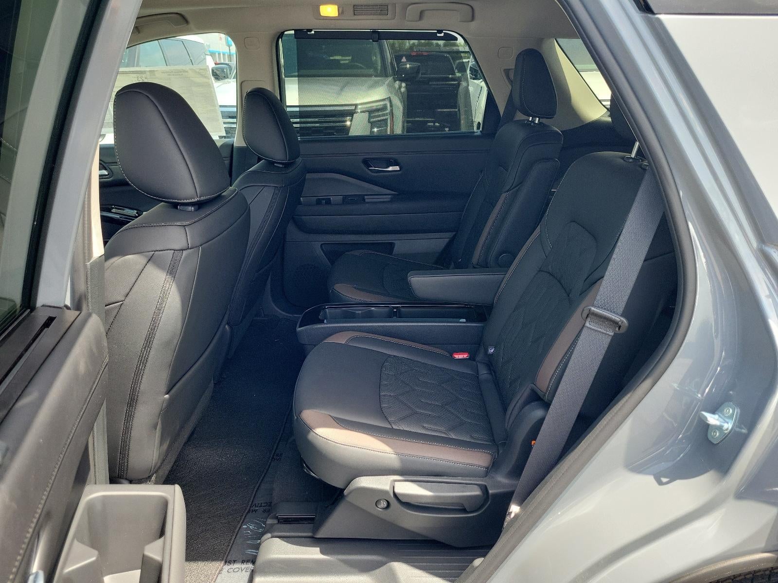 2026 Nissan Pathfinder Platinum 2WD