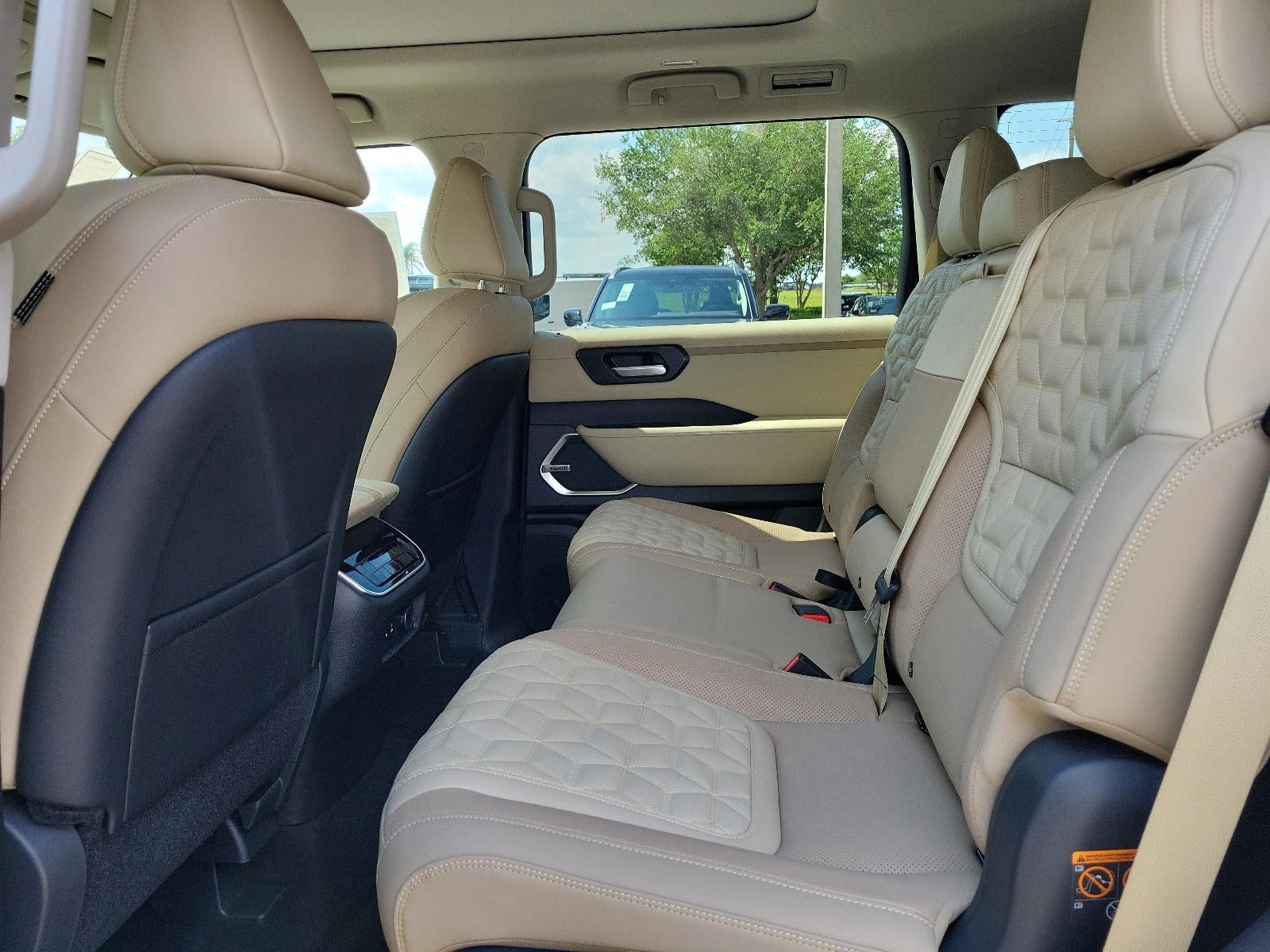 2026 Nissan Armada 4x4 Platinum *Ltd Avail*