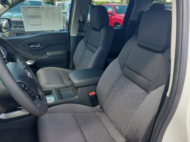 2025 Nissan Frontier Crew Cab 4x2 SV