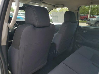 2025 Nissan Frontier Crew Cab 4x2 SV