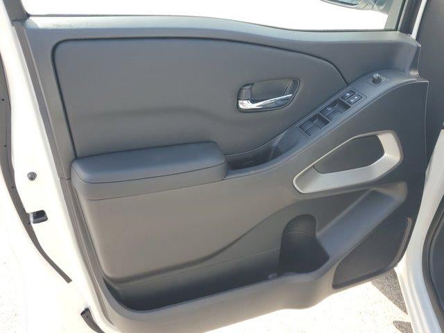 2025 Nissan Frontier Crew Cab 4x2 SV