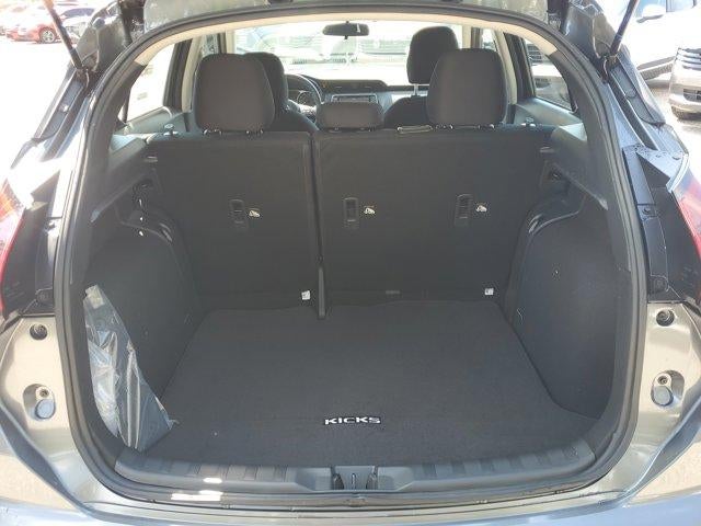 2025 Nissan Kicks Play S FWD