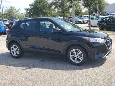 2025 Nissan Kicks Play S FWD