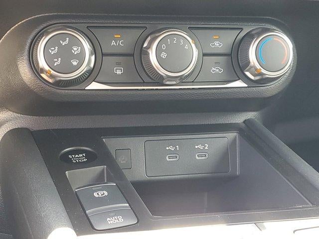 2025 Nissan Kicks SV FWD