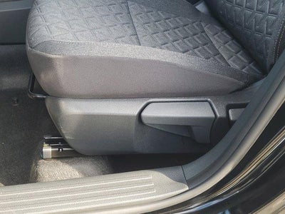 2025 Nissan Kicks SV FWD