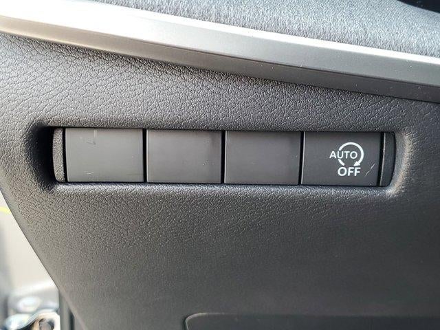 2025 Nissan Kicks SV FWD