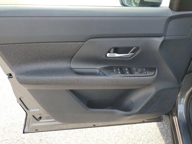 2025 Nissan Kicks SV FWD