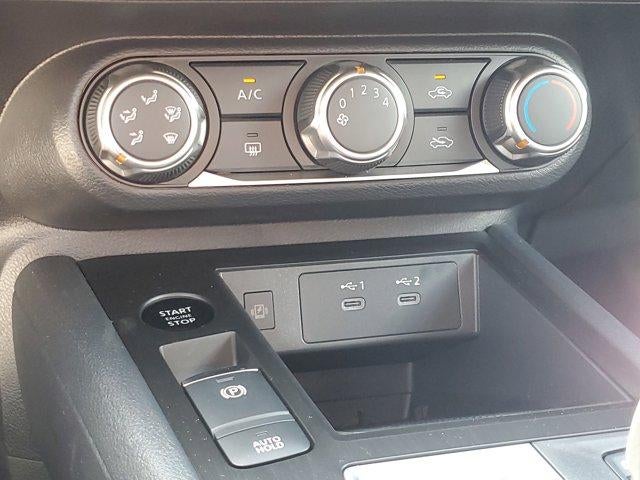 2025 Nissan Kicks SV FWD