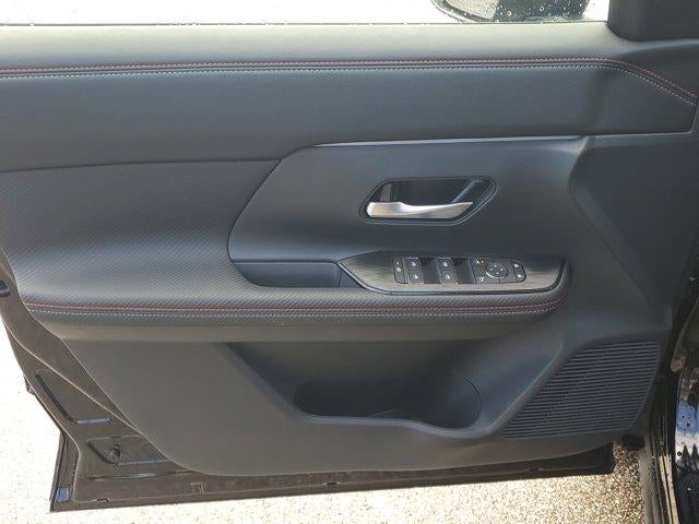 2025 Nissan Kicks SR FWD