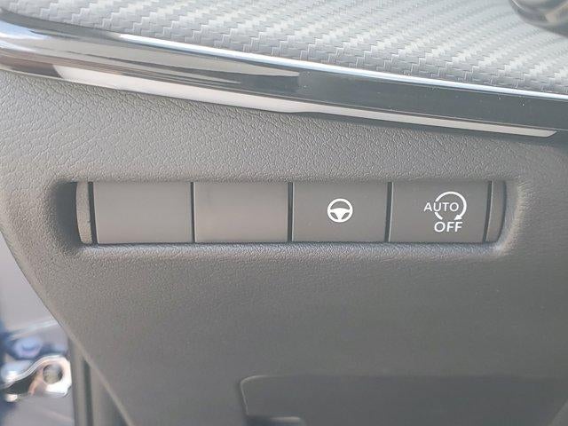 2025 Nissan Kicks SR FWD