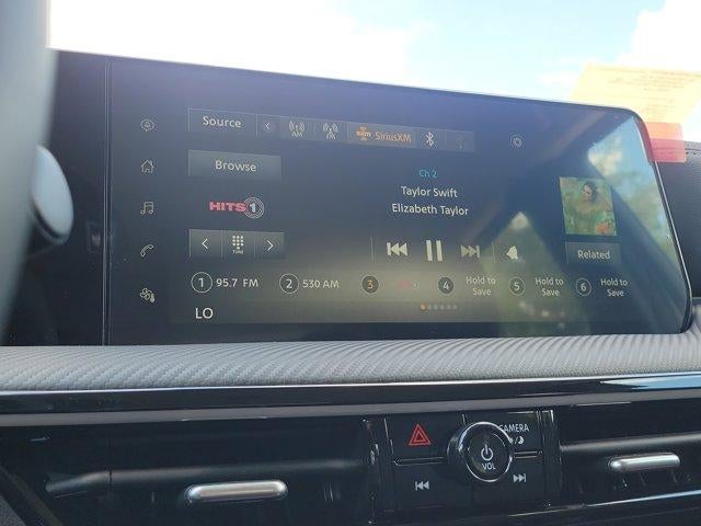 2025 Nissan Kicks SR FWD