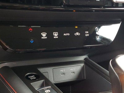 2025 Nissan Kicks SR FWD